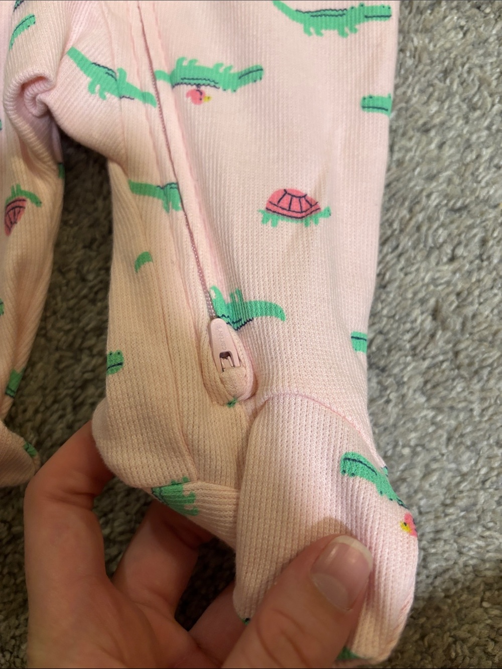 💖 Carter’s Ribbed Onesie - Picture 4 of 9
